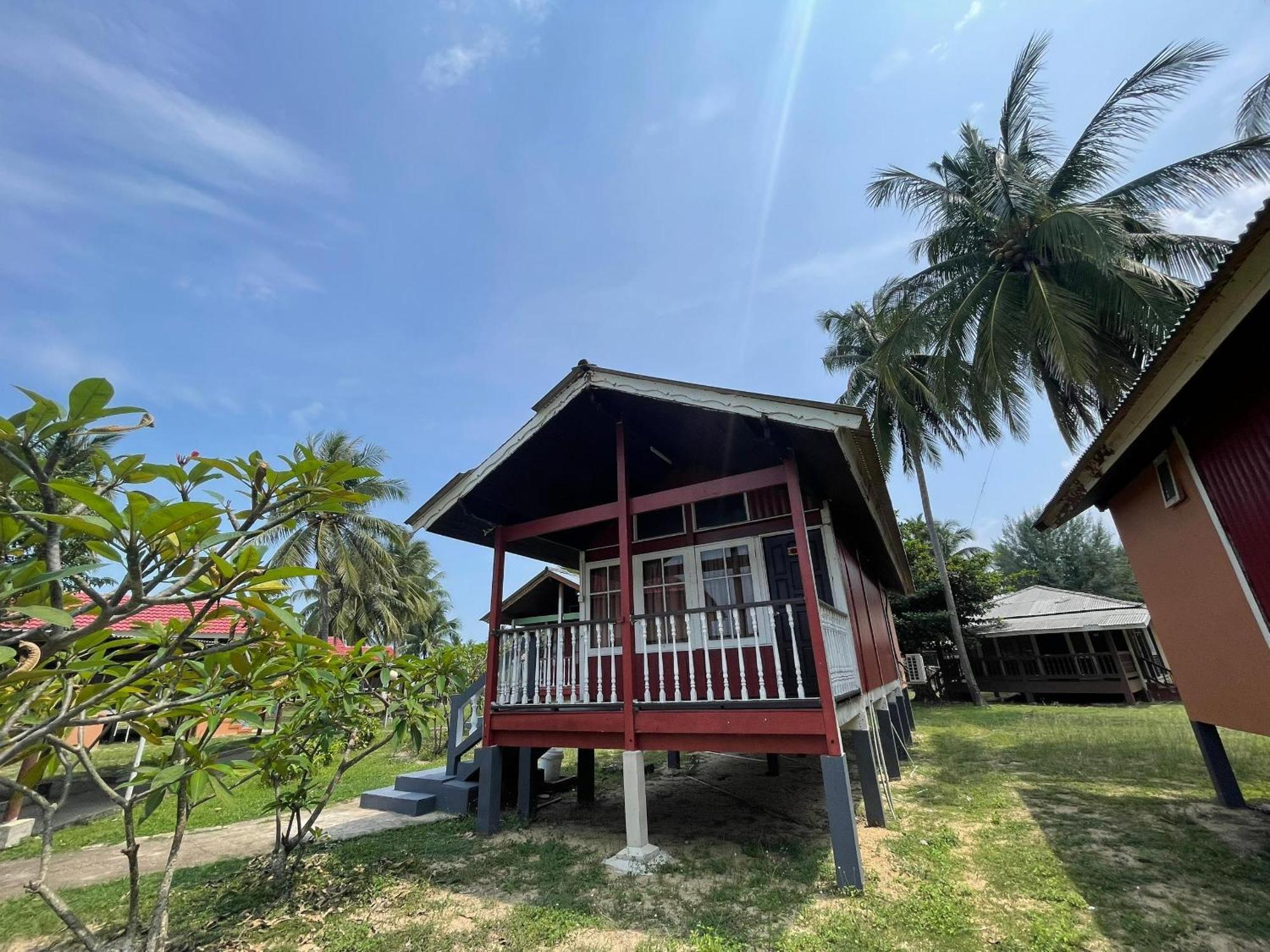 Pcb Beach Resort Kota Bharu Exterior foto