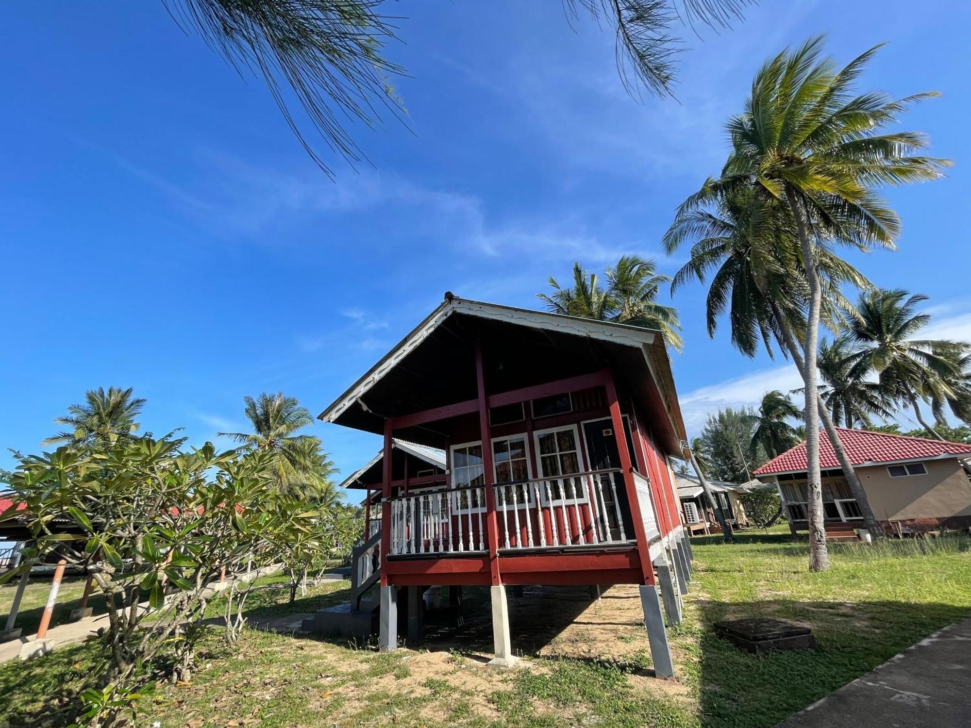 Pcb Beach Resort Kota Bharu Exterior foto